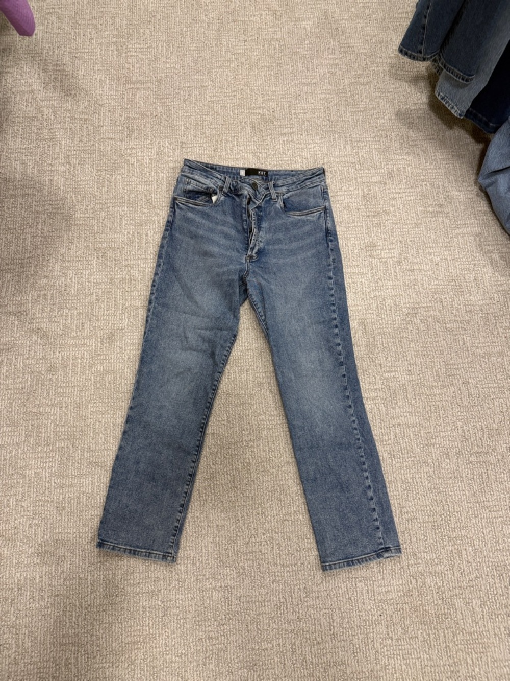 Kut from the Kloth Mid-Rise Straight Leg Jeans - Medium Blue Wash